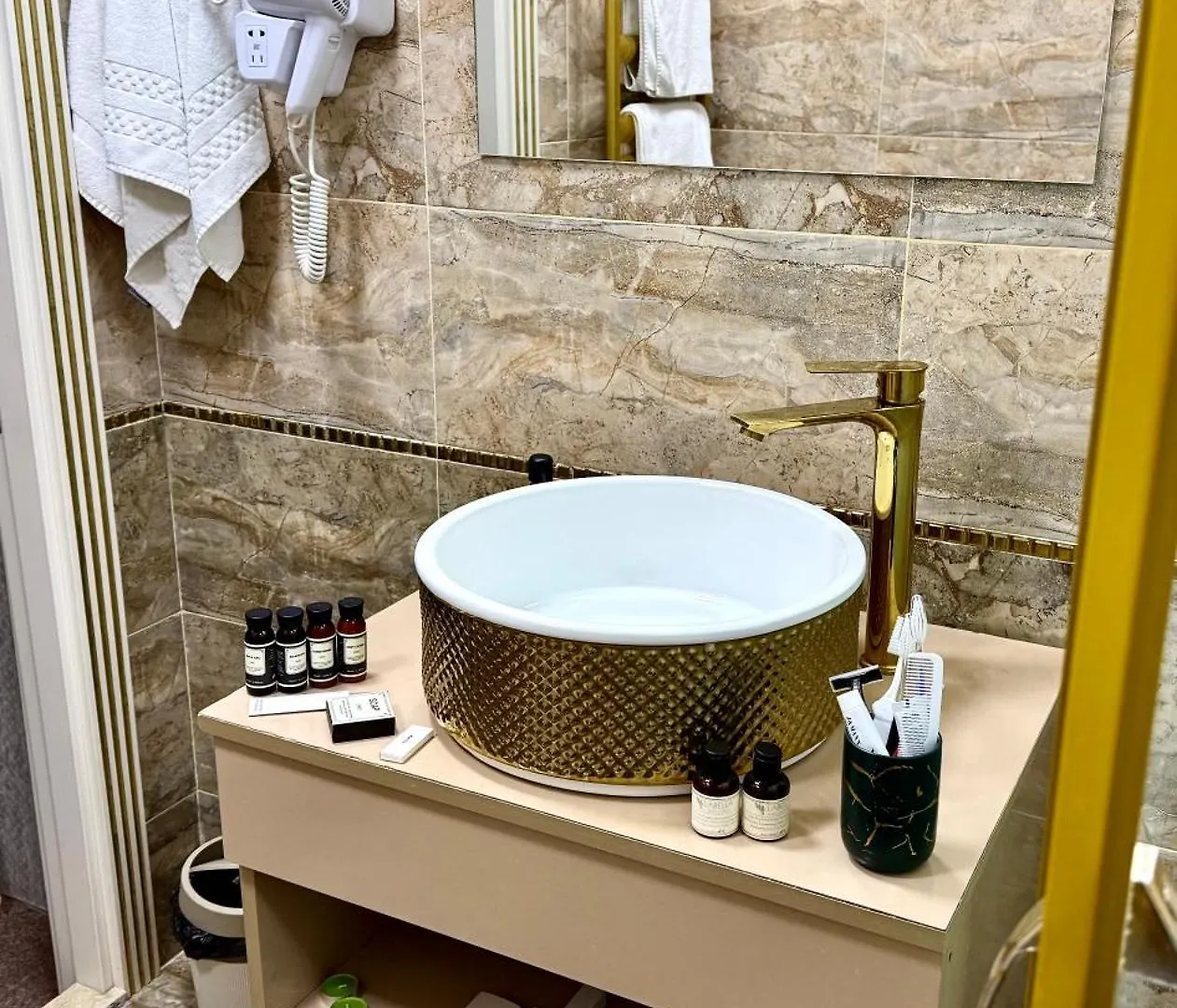 Grand Mirror Hotel Baku 4*,  Azerbaijan